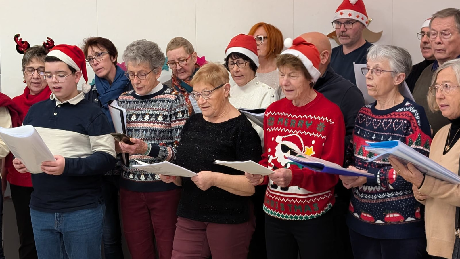 2024-12-01: Vouzon, salle des Fêtes. Chants de Noël